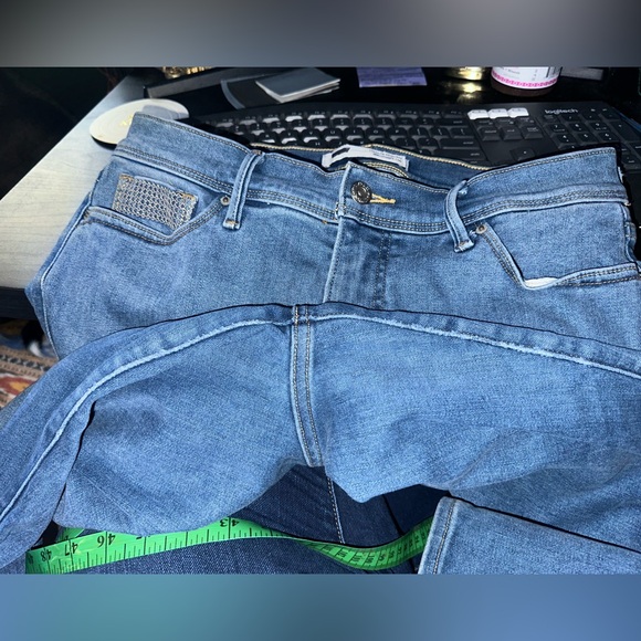 Women's Levi's® Classic Straight-Leg Jeans - Picture 9 of 9